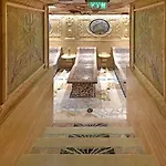 Royal Hotel
