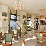 Royal 3*