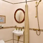 Royal Hotel