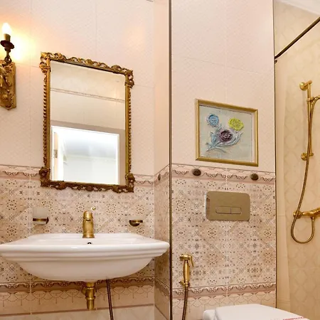 Royal 3* Varna