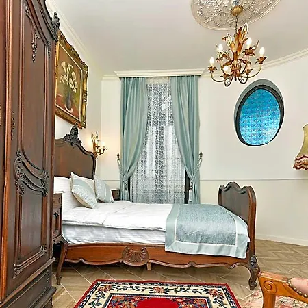 Royal 3*